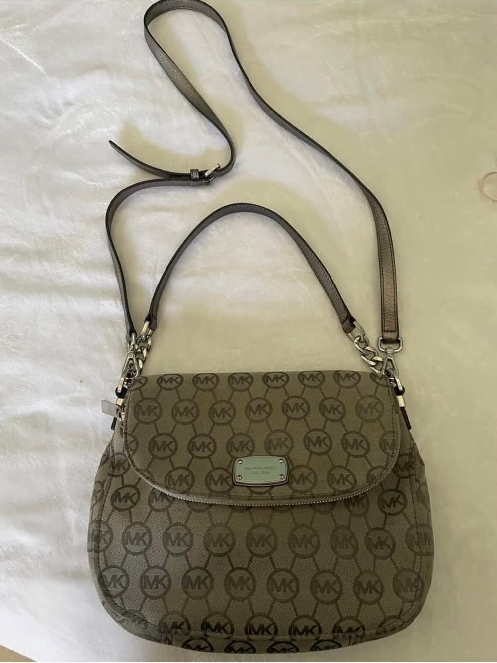 Michael Kors Signature Logo Crossbody